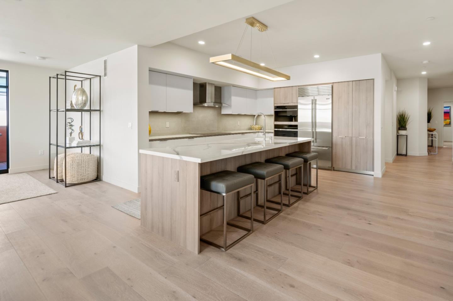 520 Lighthouse AVE 202