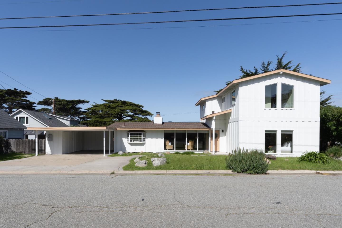 1124 Shell AVE