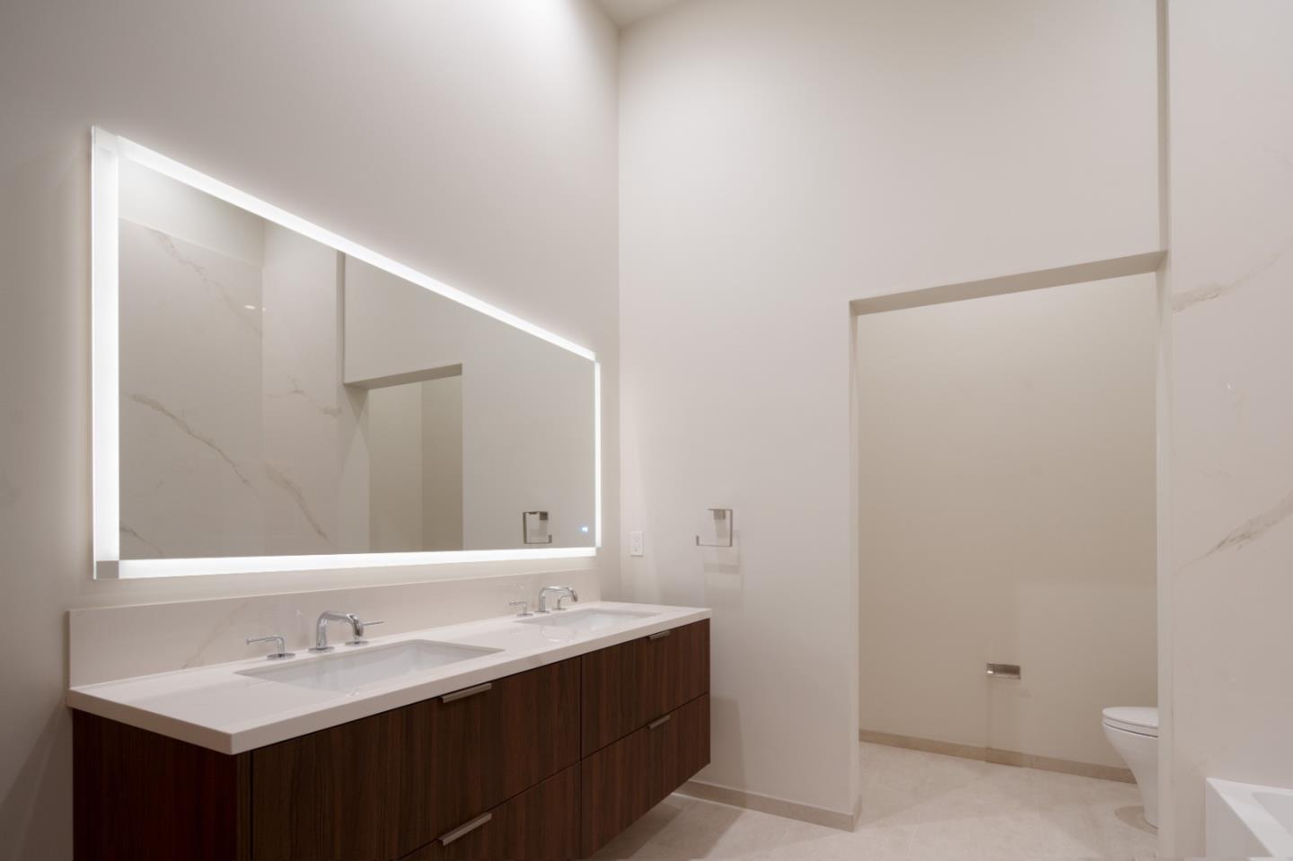 520 Lighthouse AVE 302