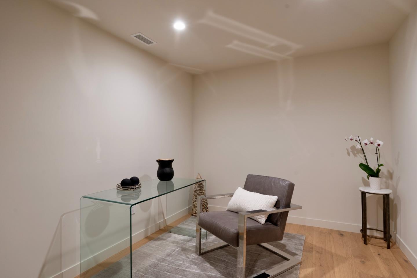 520 Lighthouse AVE 204