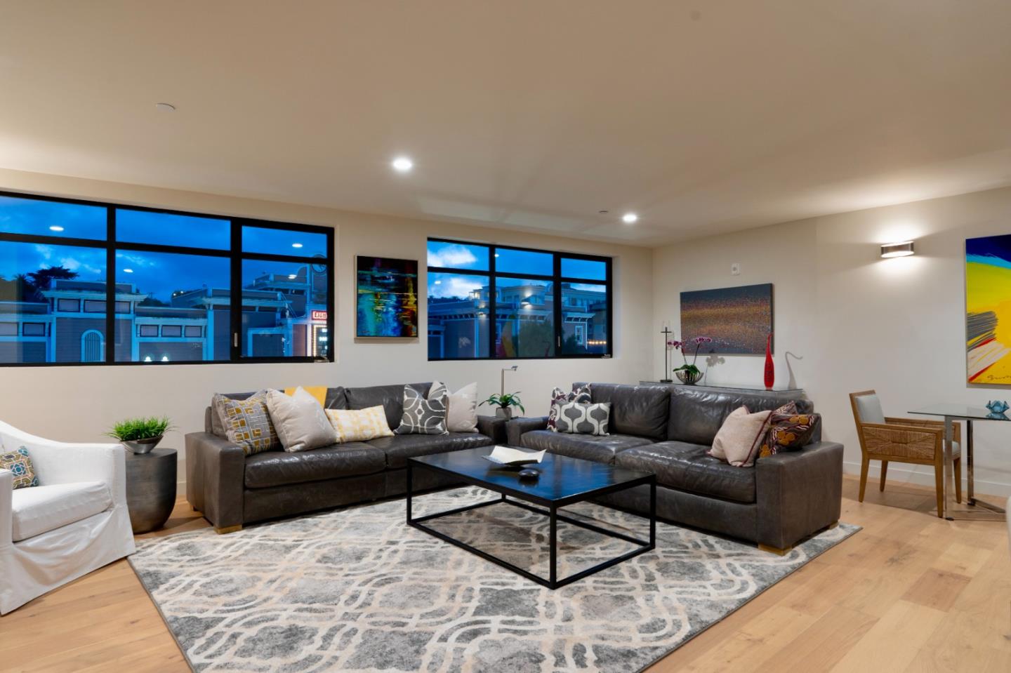 520 Lighthouse AVE 204