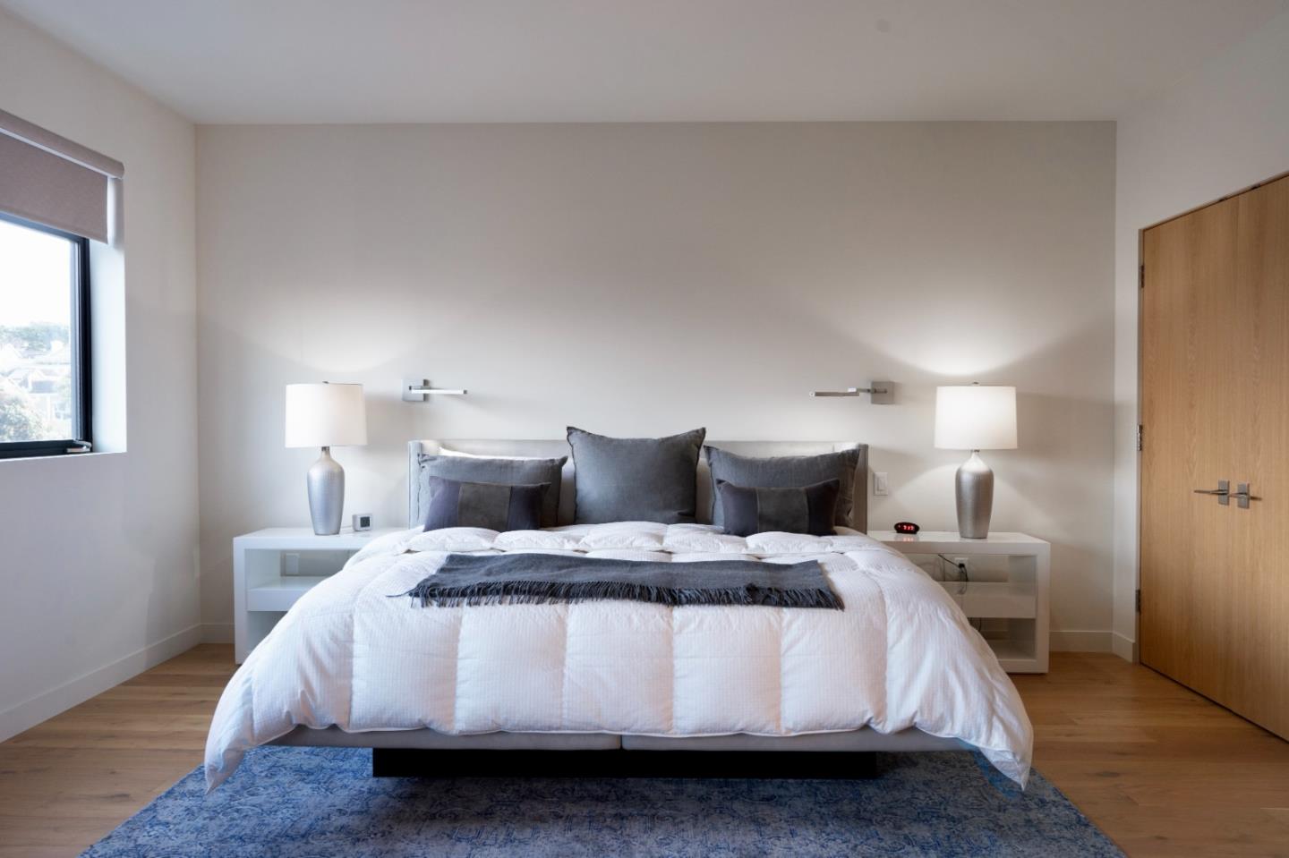 520 Lighthouse AVE 204