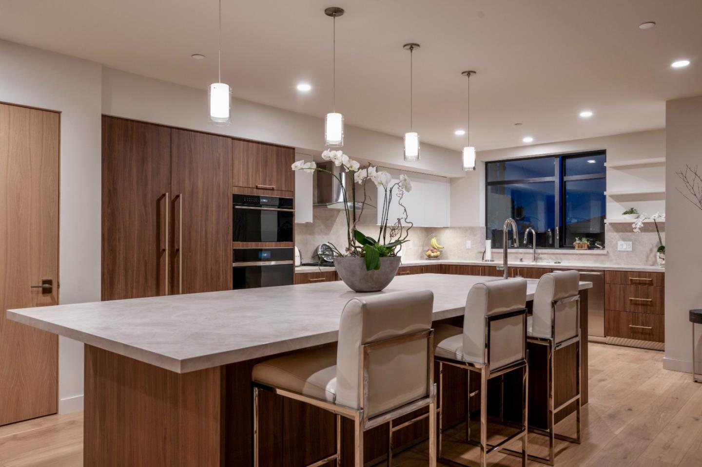 520 Lighthouse AVE 204