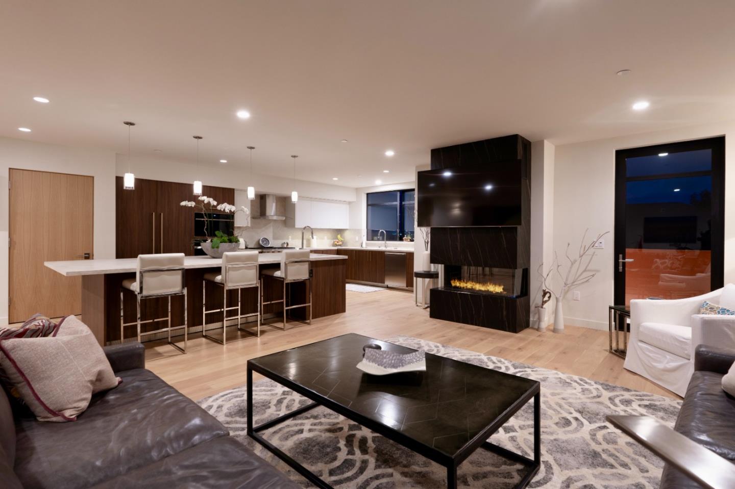 520 Lighthouse AVE 204