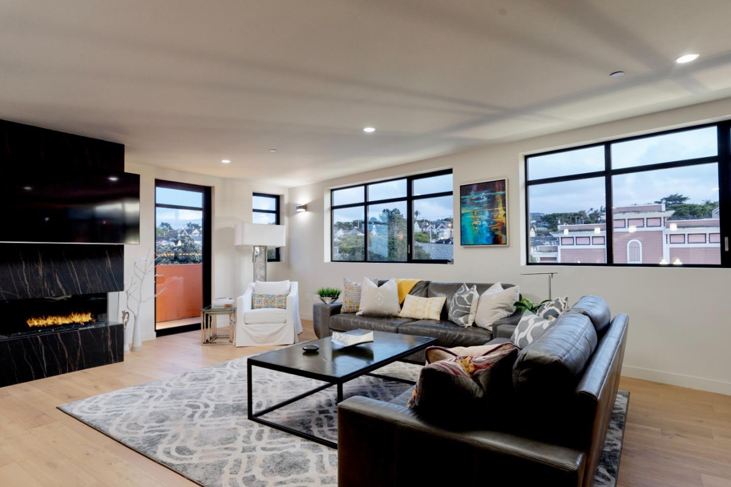 520 Lighthouse AVE 204