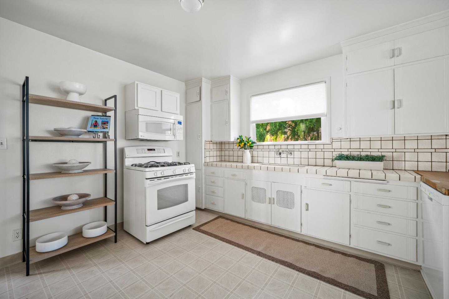 209 & 211 Crocker AVE