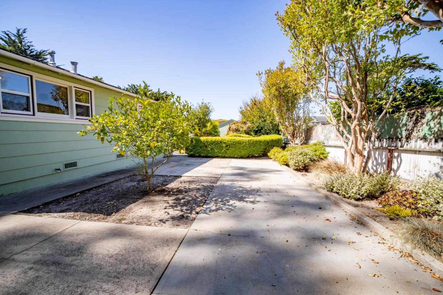 209 & 211 Crocker AVE