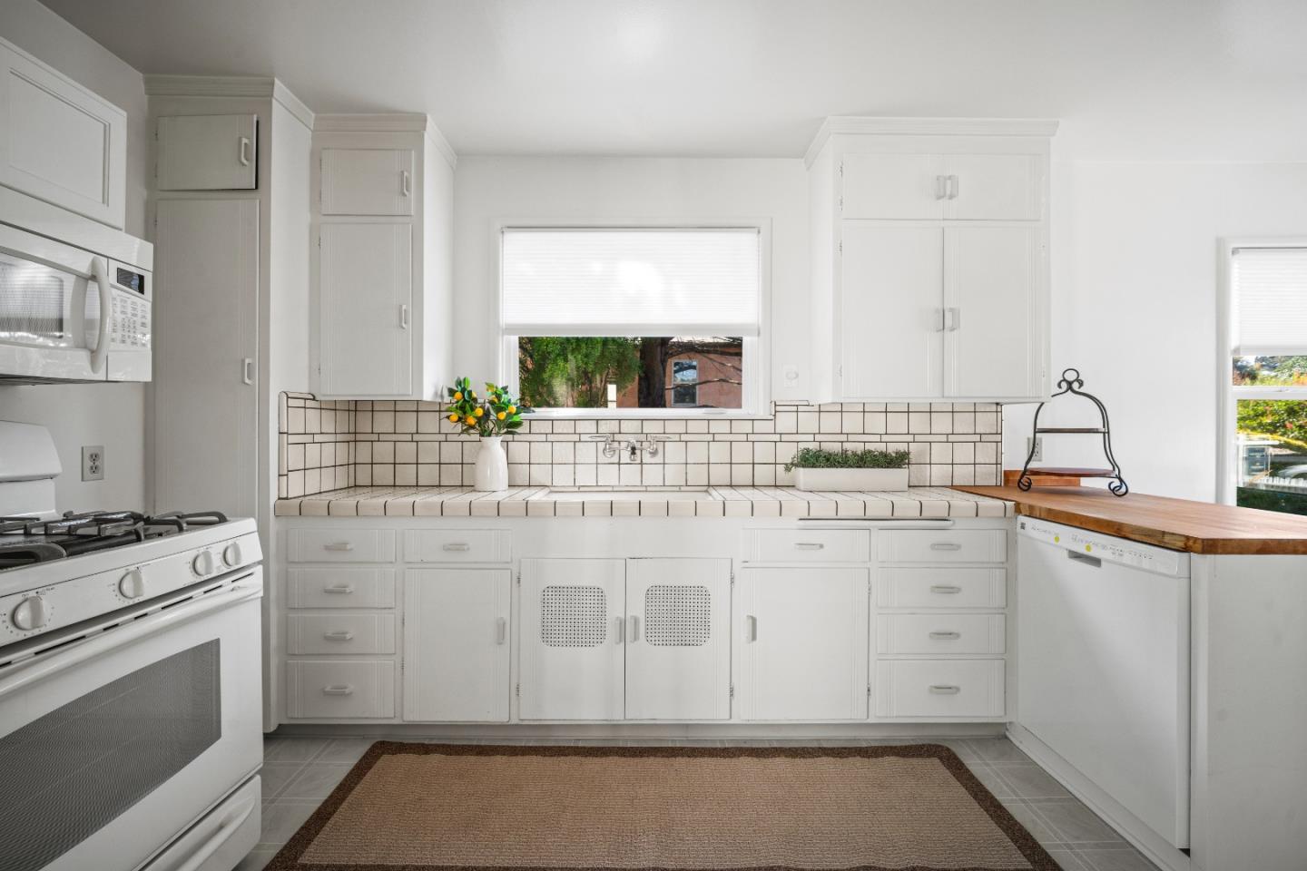 209 & 211 Crocker AVE