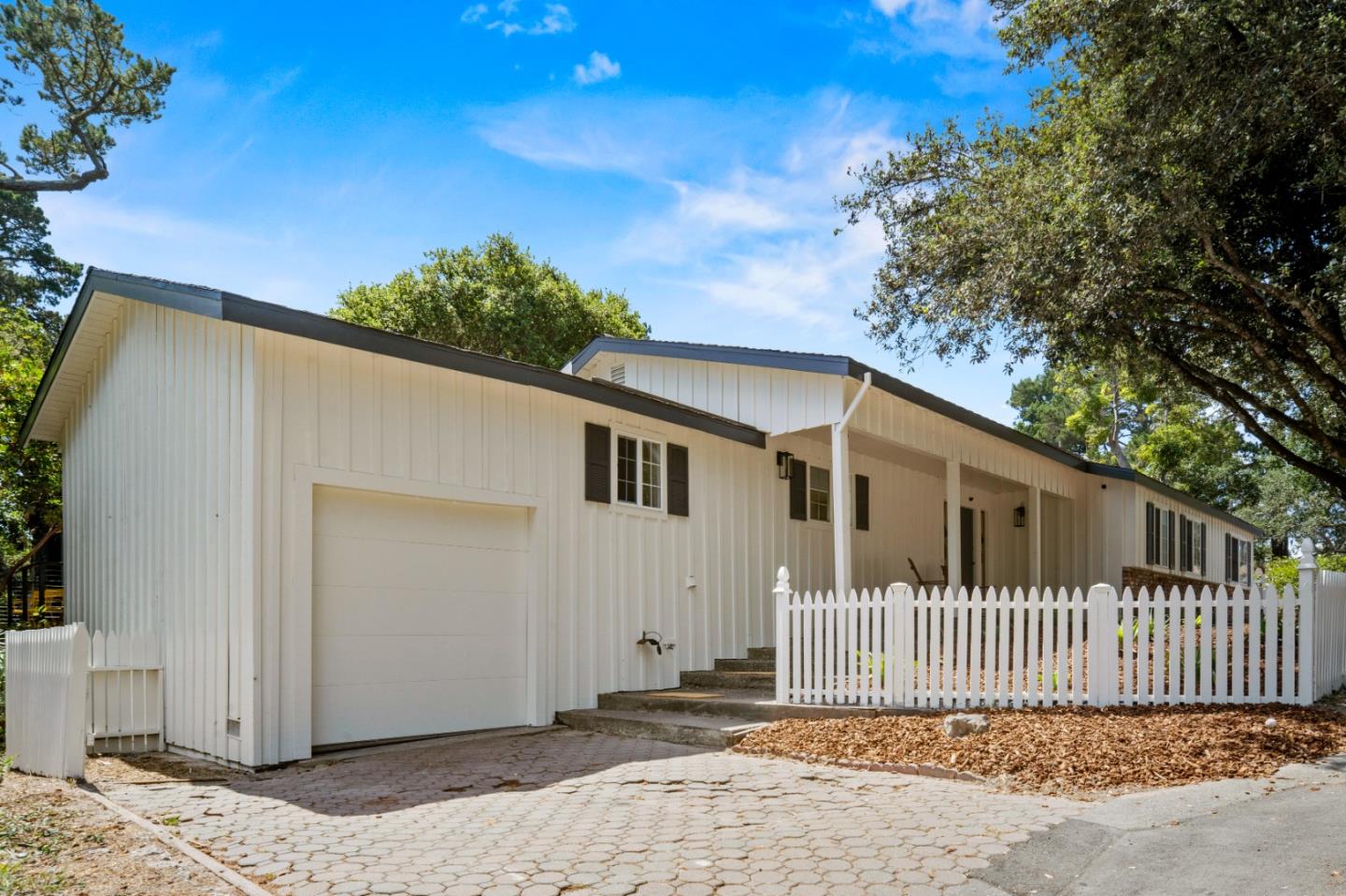 SW Crespi at Mountain View Avenue