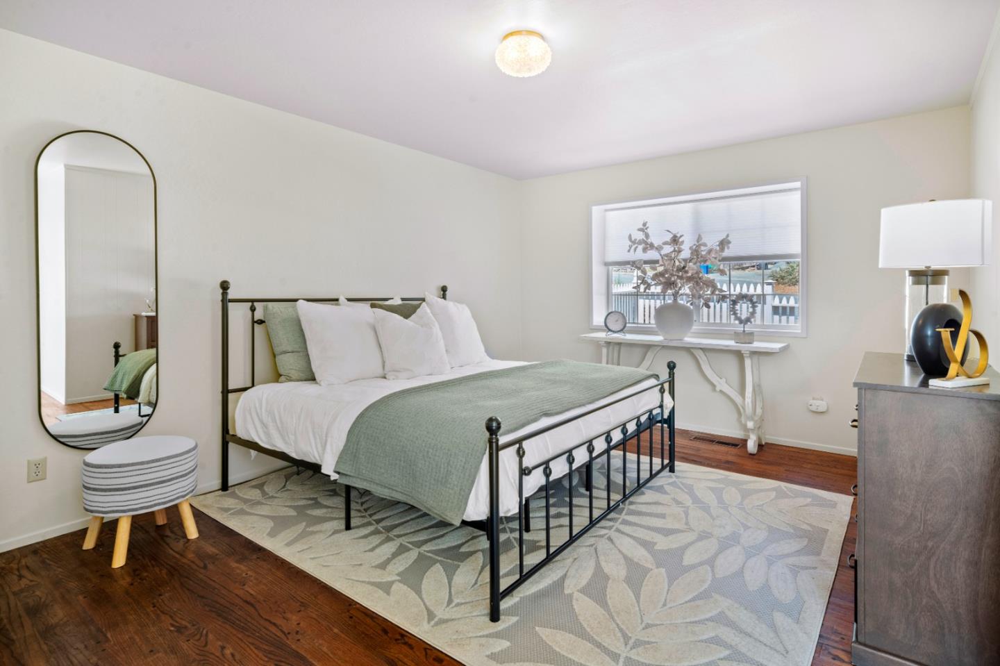 SW Crespi at Mountain View Avenue