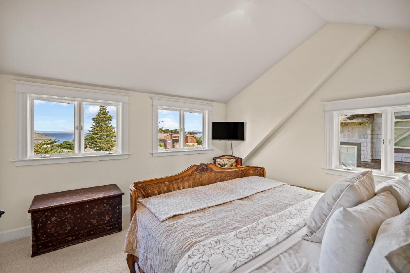 187 Sloat Ave