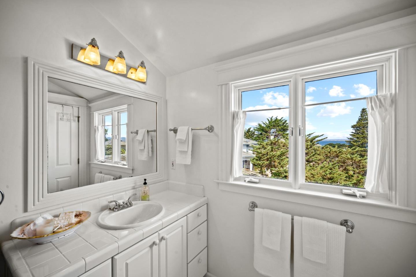 187 Sloat Ave