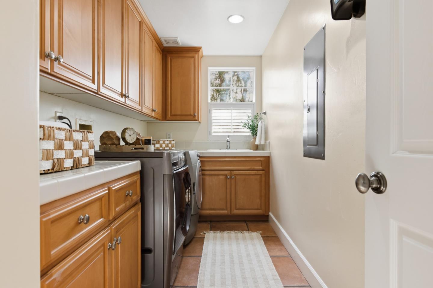 214 Mirasol Way
