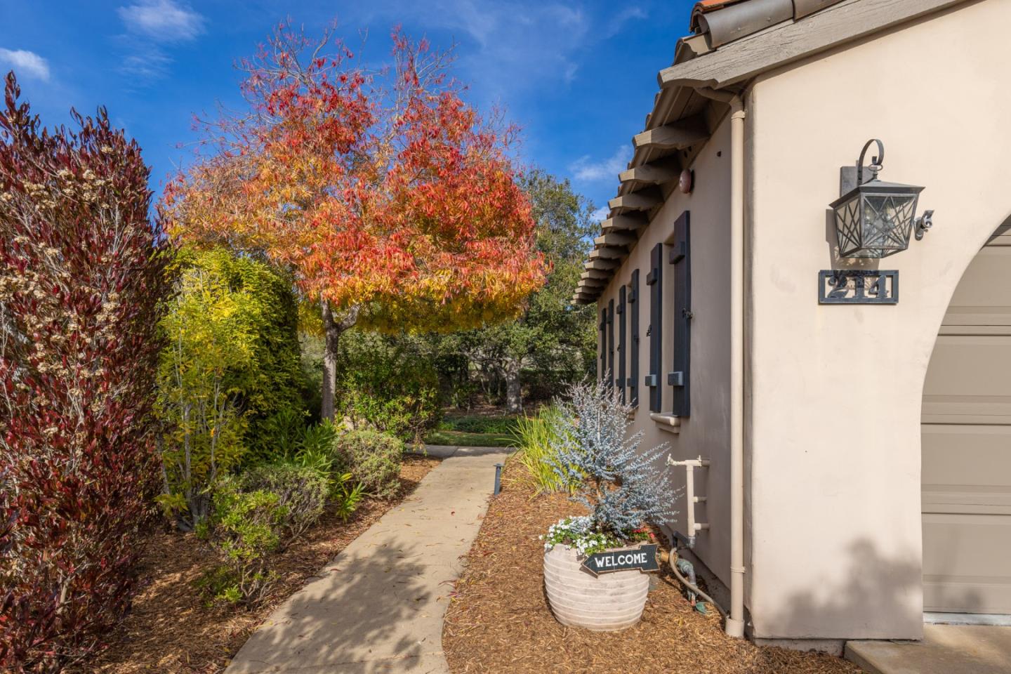 214 Mirasol Way
