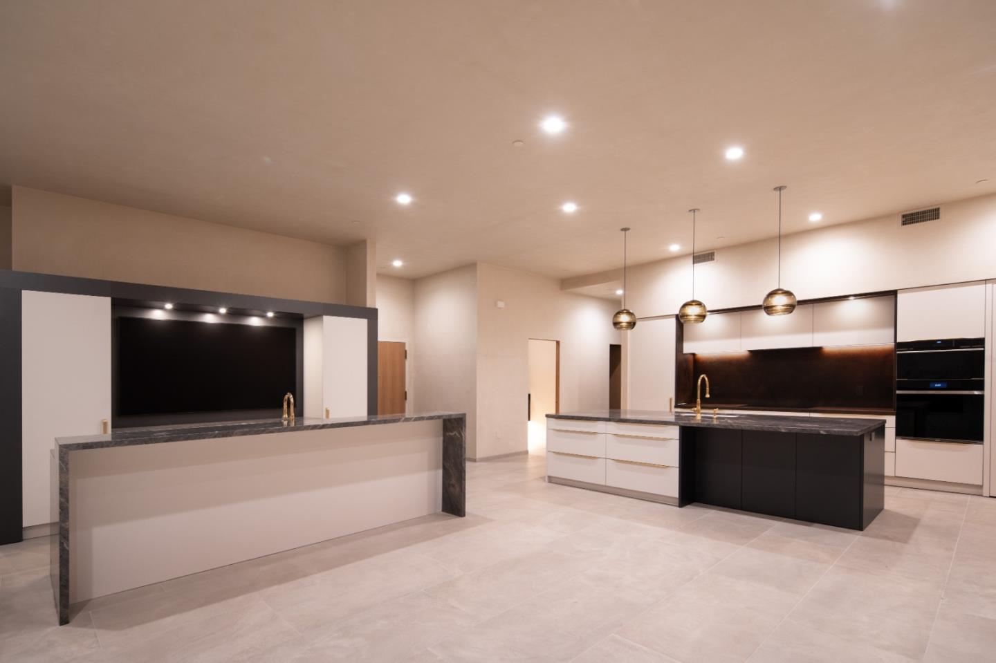 520 Lighthouse Avenue 301