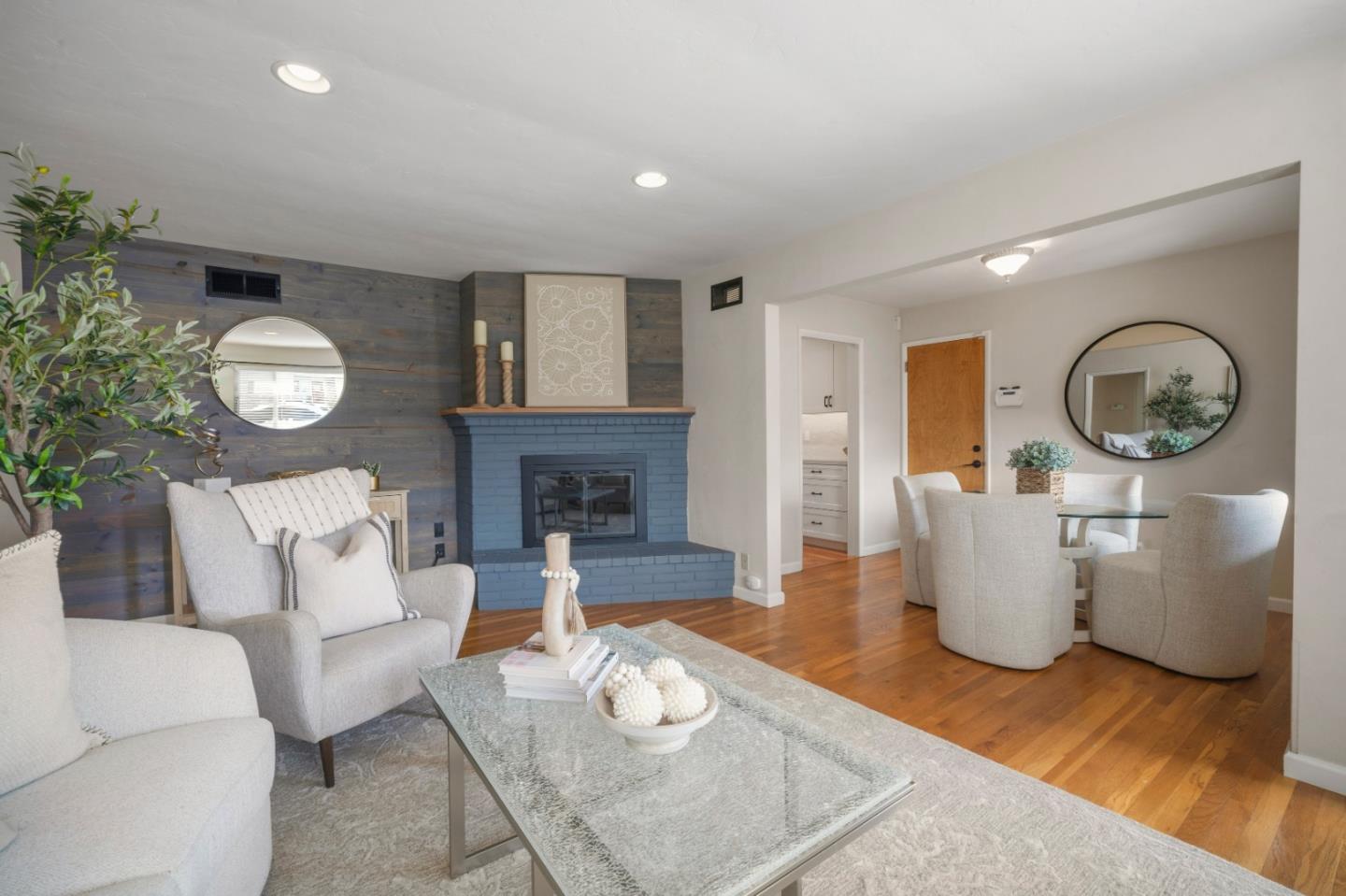 1077 Cadiz Court