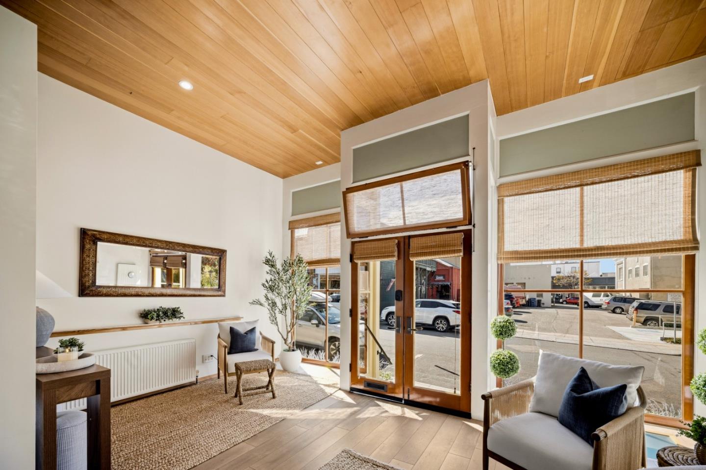 211 Grand AVE