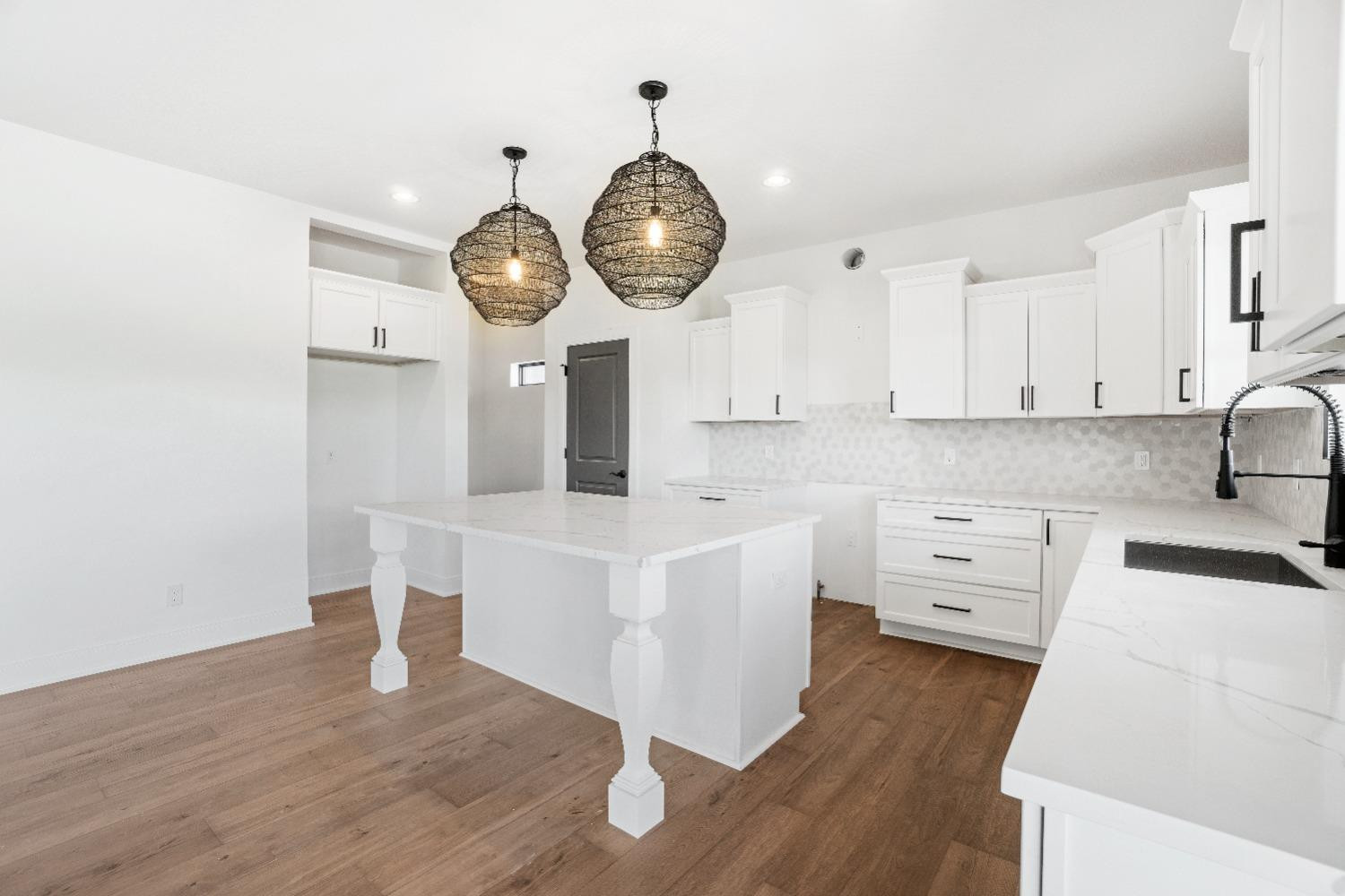 9805 Beacon pointe Lane