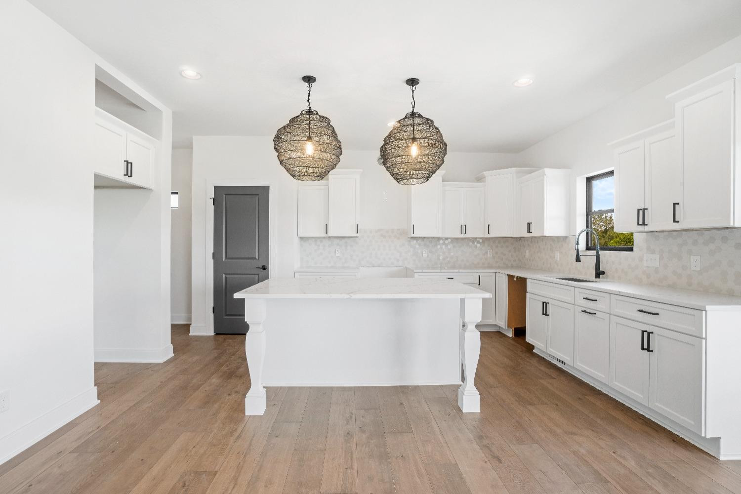 9805 Beacon pointe Lane