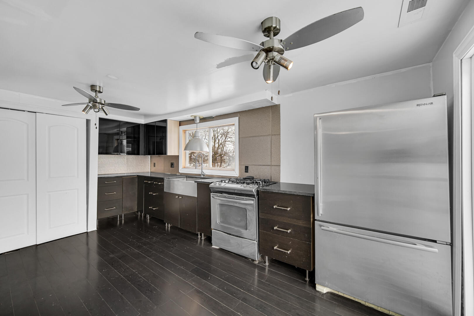 7111 Mississippi Street