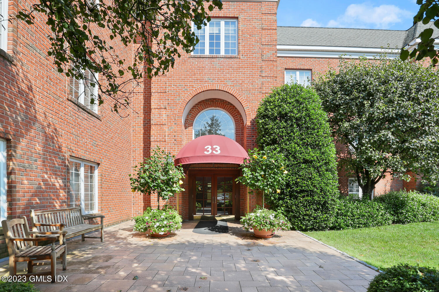 33 Lafayette Court, 2A