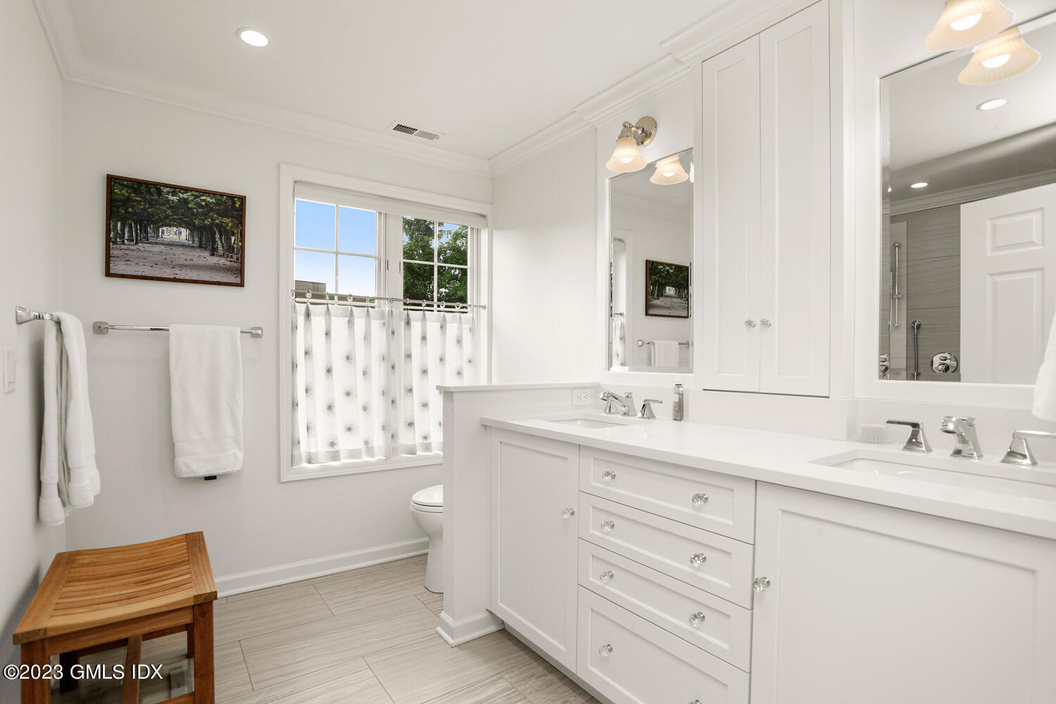 33 Lafayette Court, 2A