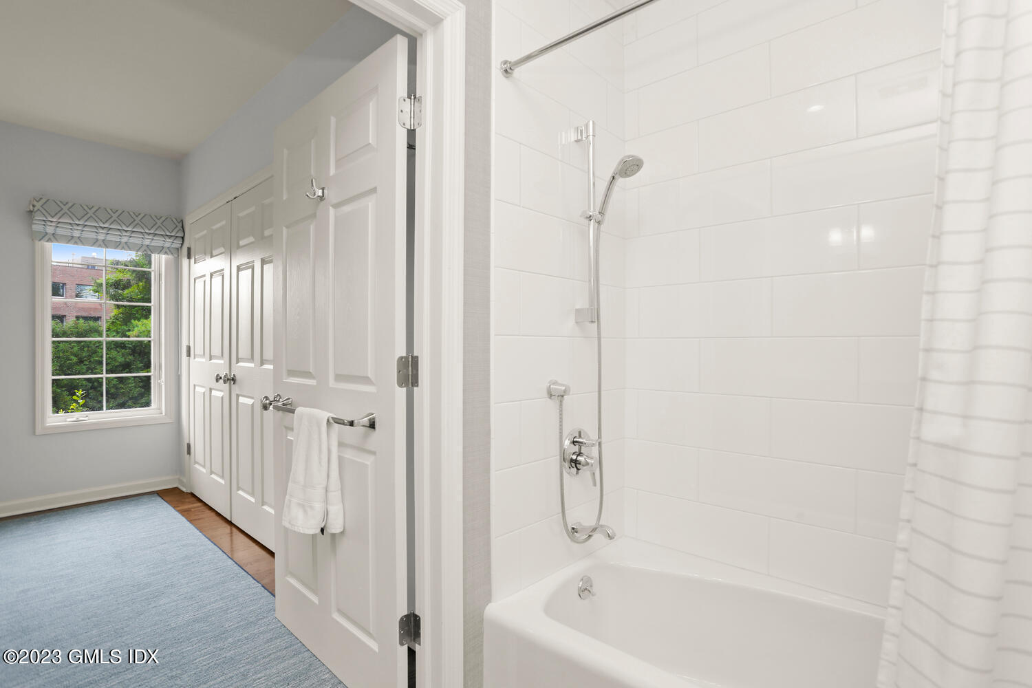 33 Lafayette Court, 2A