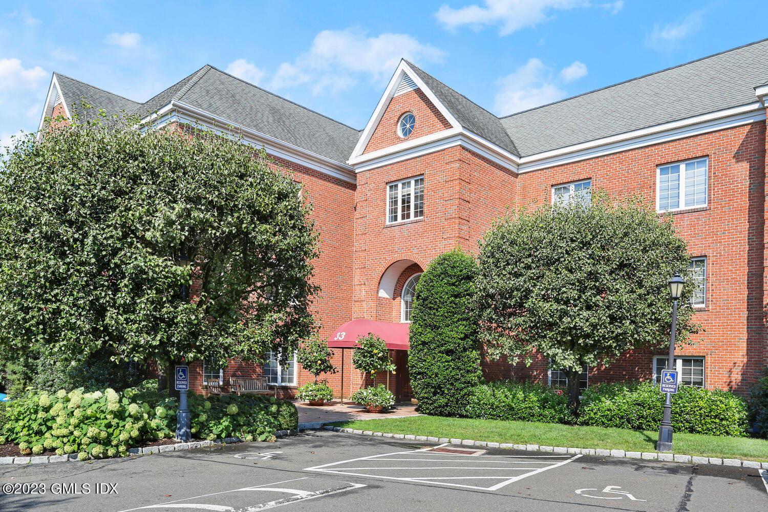 33 Lafayette Court, 2A