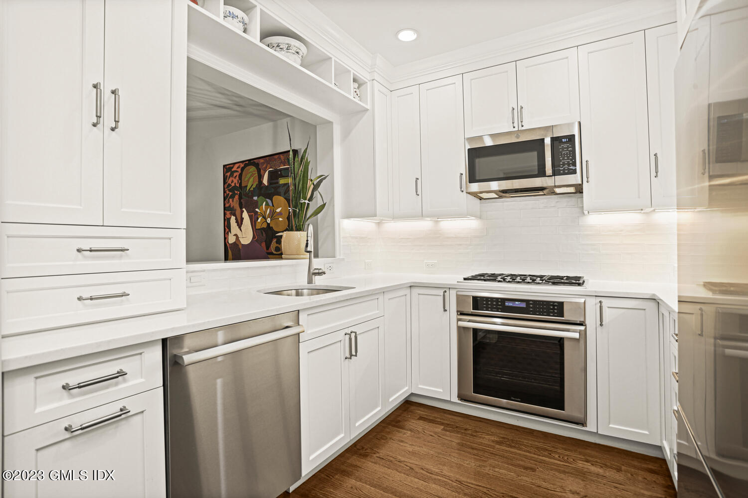 33 Lafayette Court, 2A