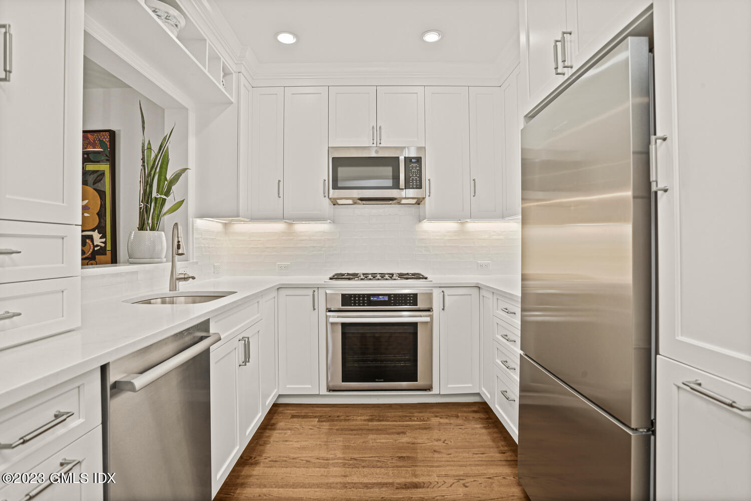 33 Lafayette Court, 2A