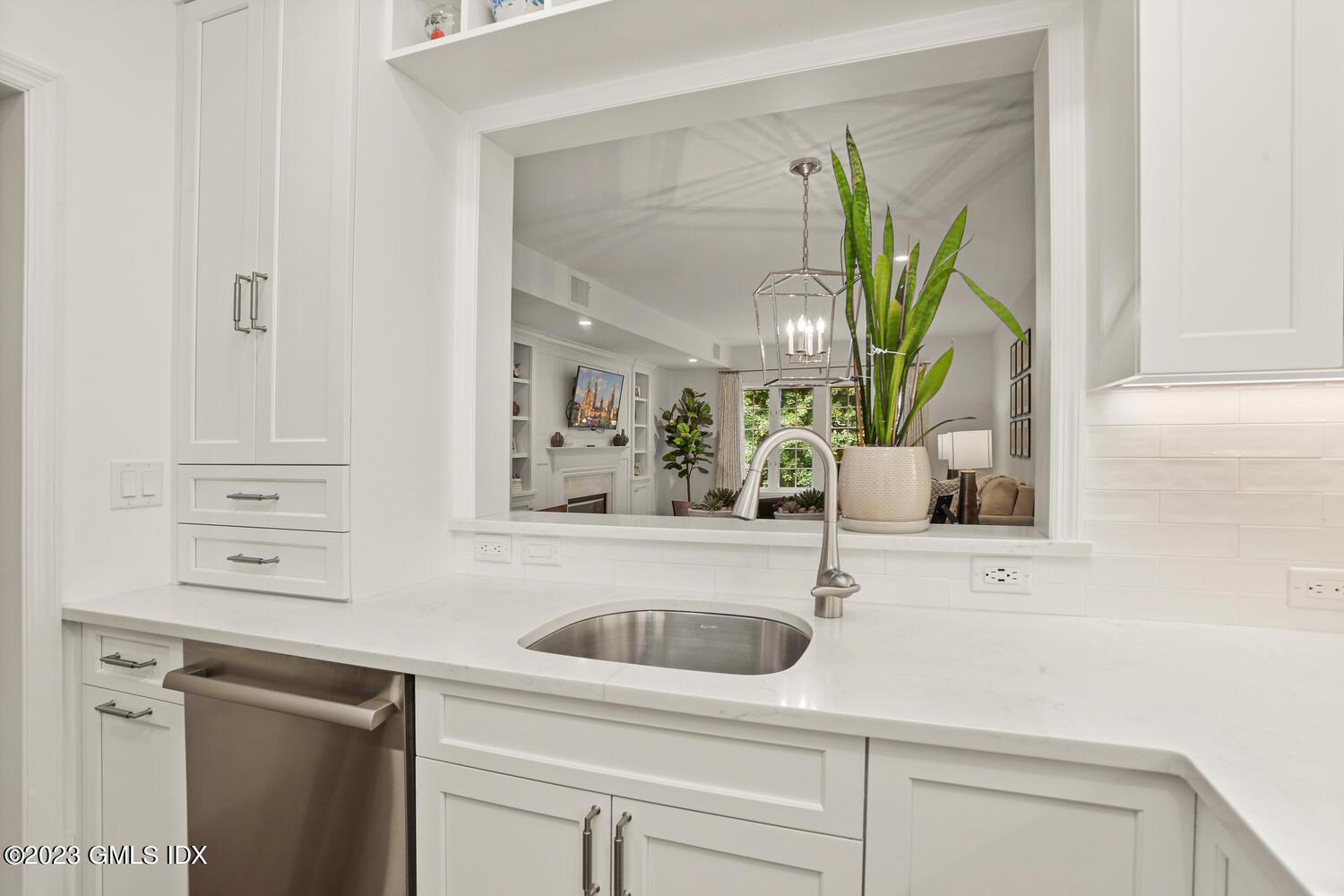 33 Lafayette Court, 2A