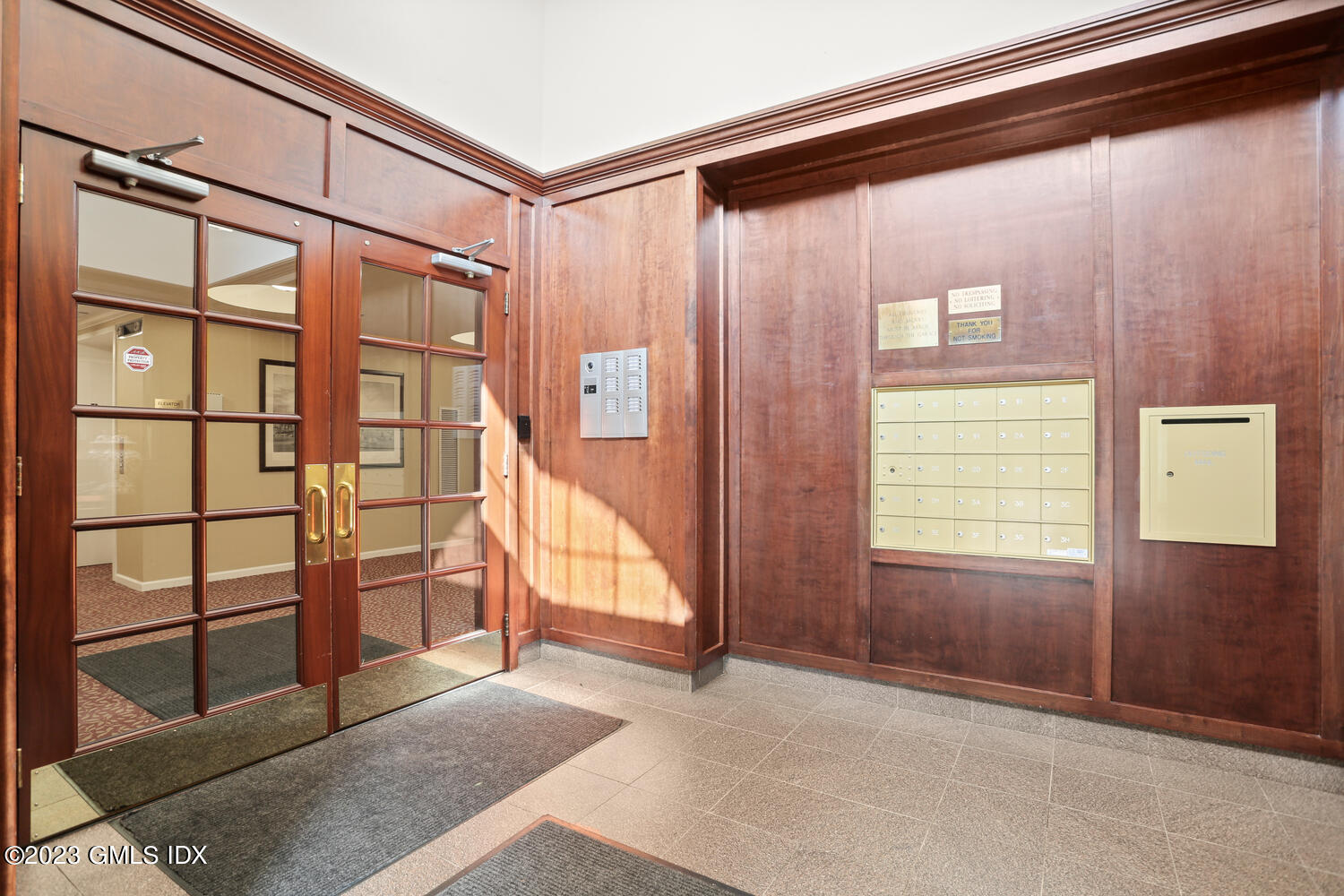 33 Lafayette Court, 2A