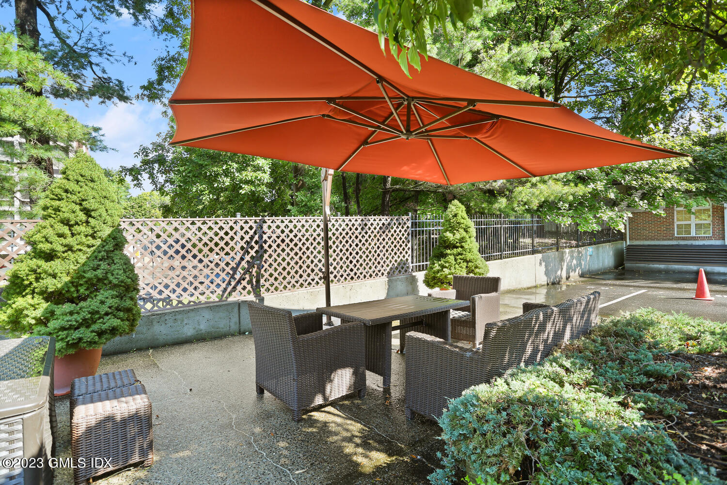 33 Lafayette Court, 2A