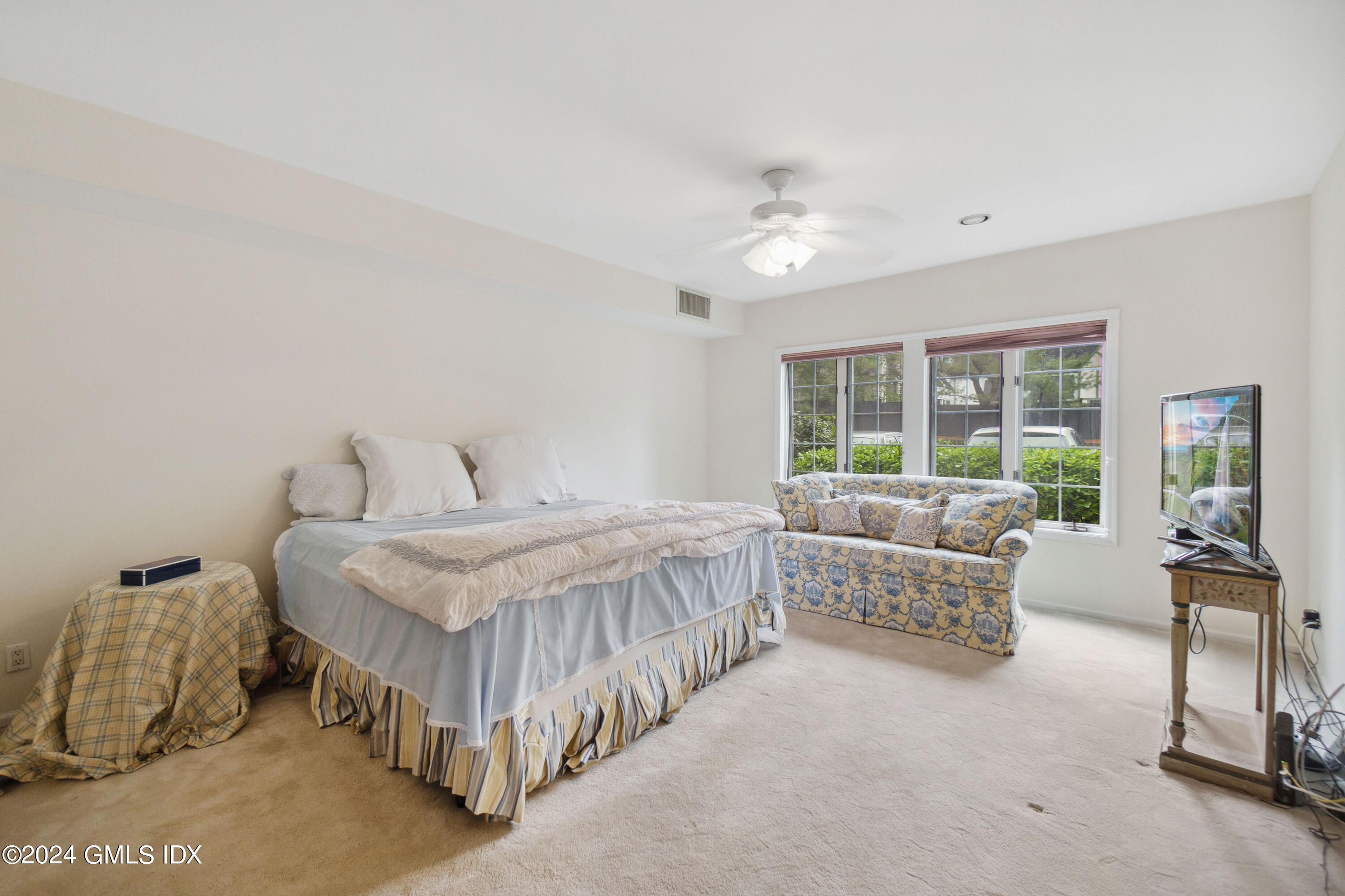 33 Lafayette Court, 1F