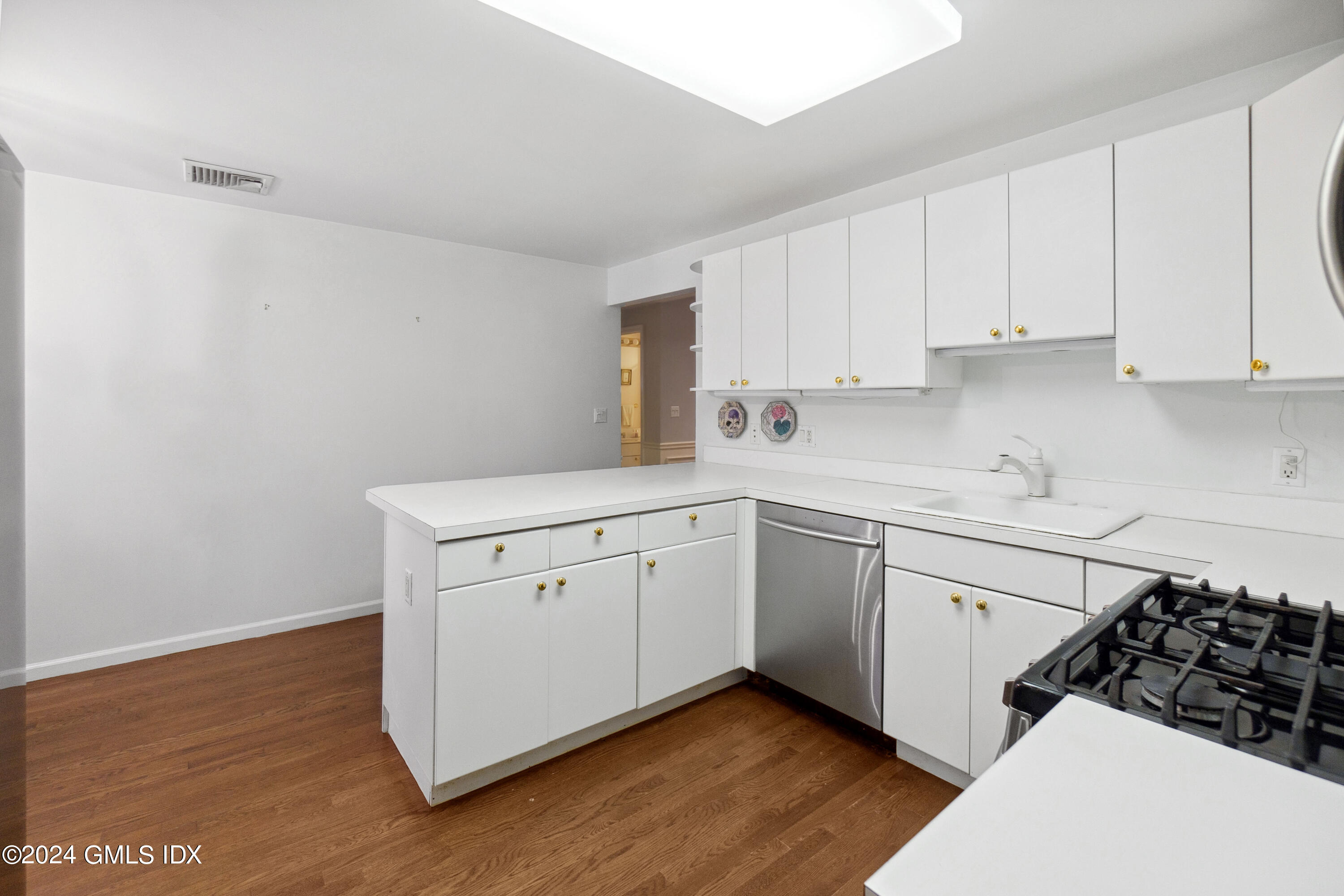 33 Lafayette Court, 1F