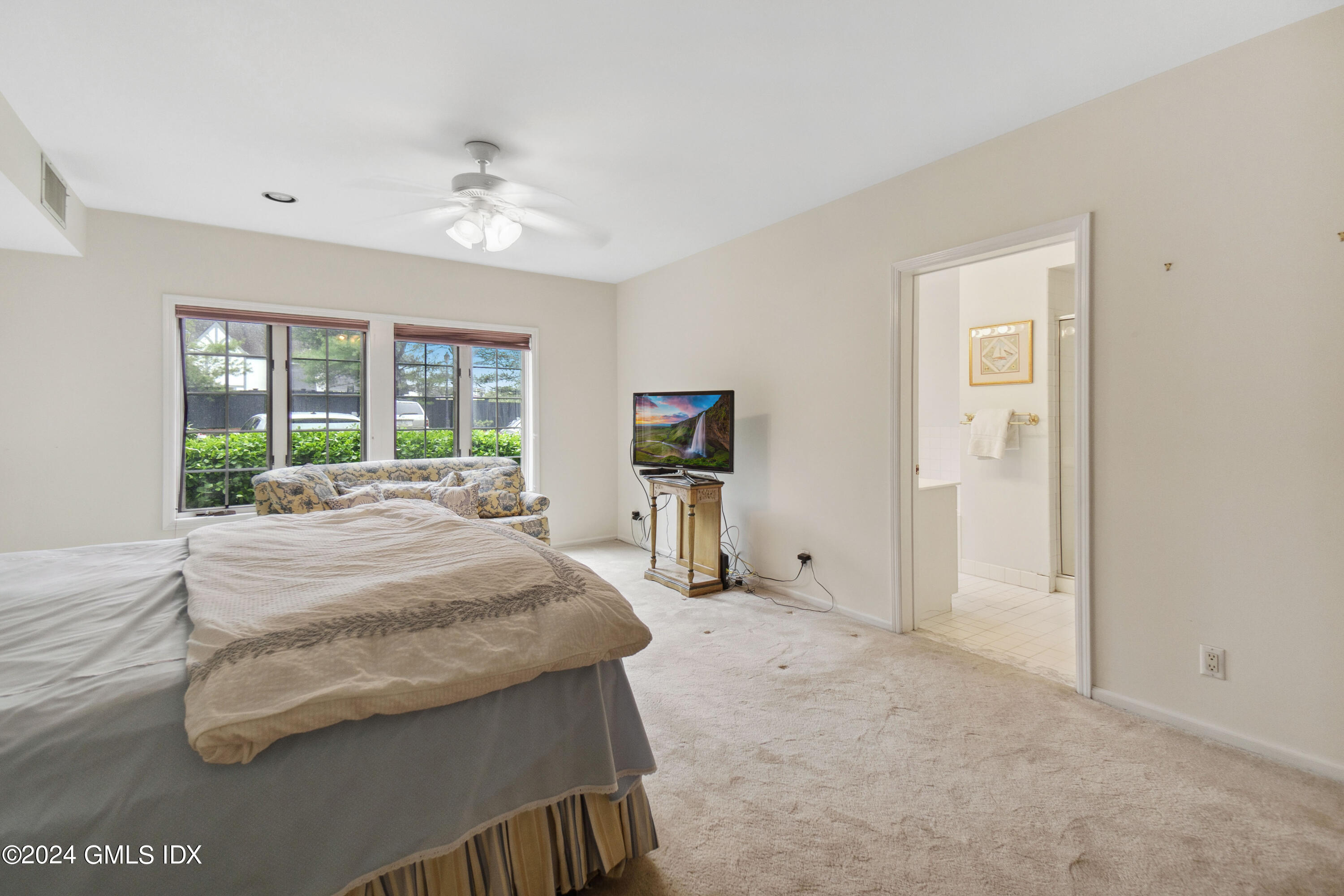 33 Lafayette Court, 1F