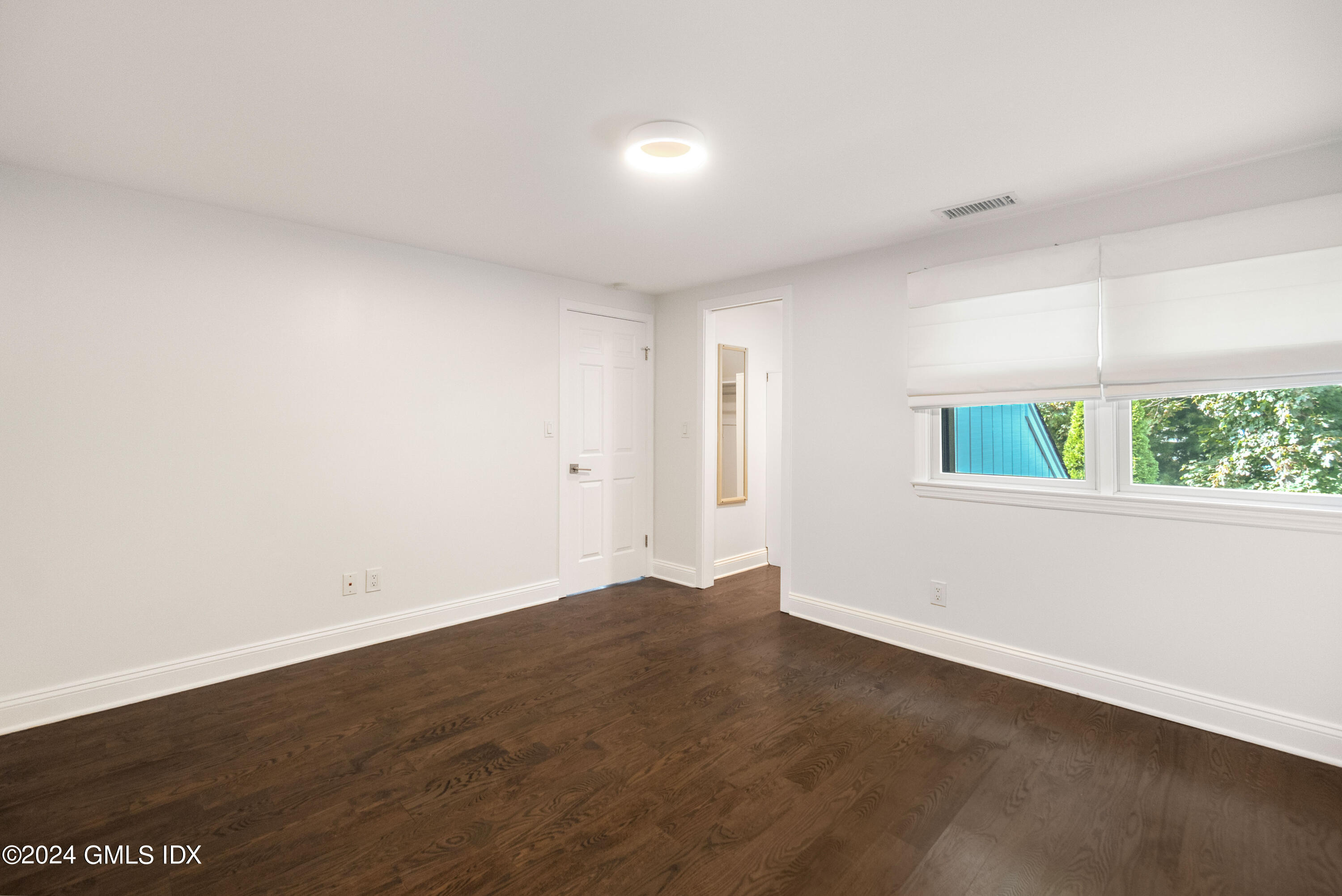 6 Hendrie Avenue