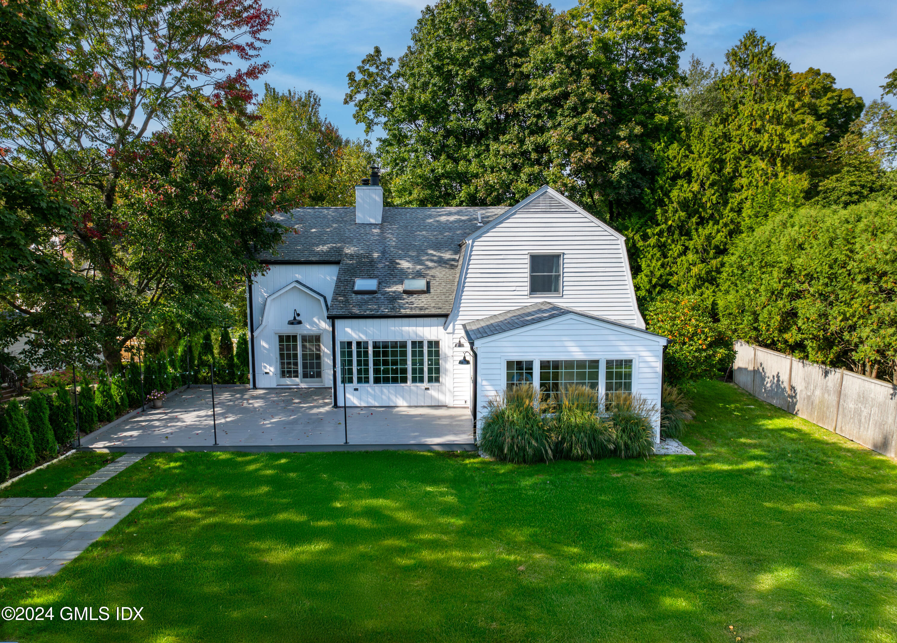 6 Hendrie Avenue