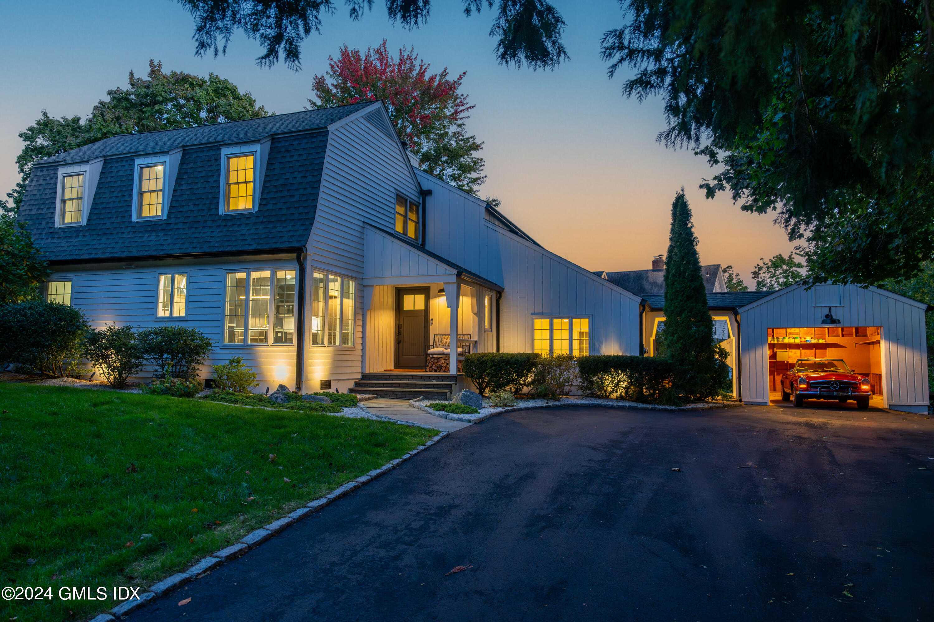 6 Hendrie Avenue