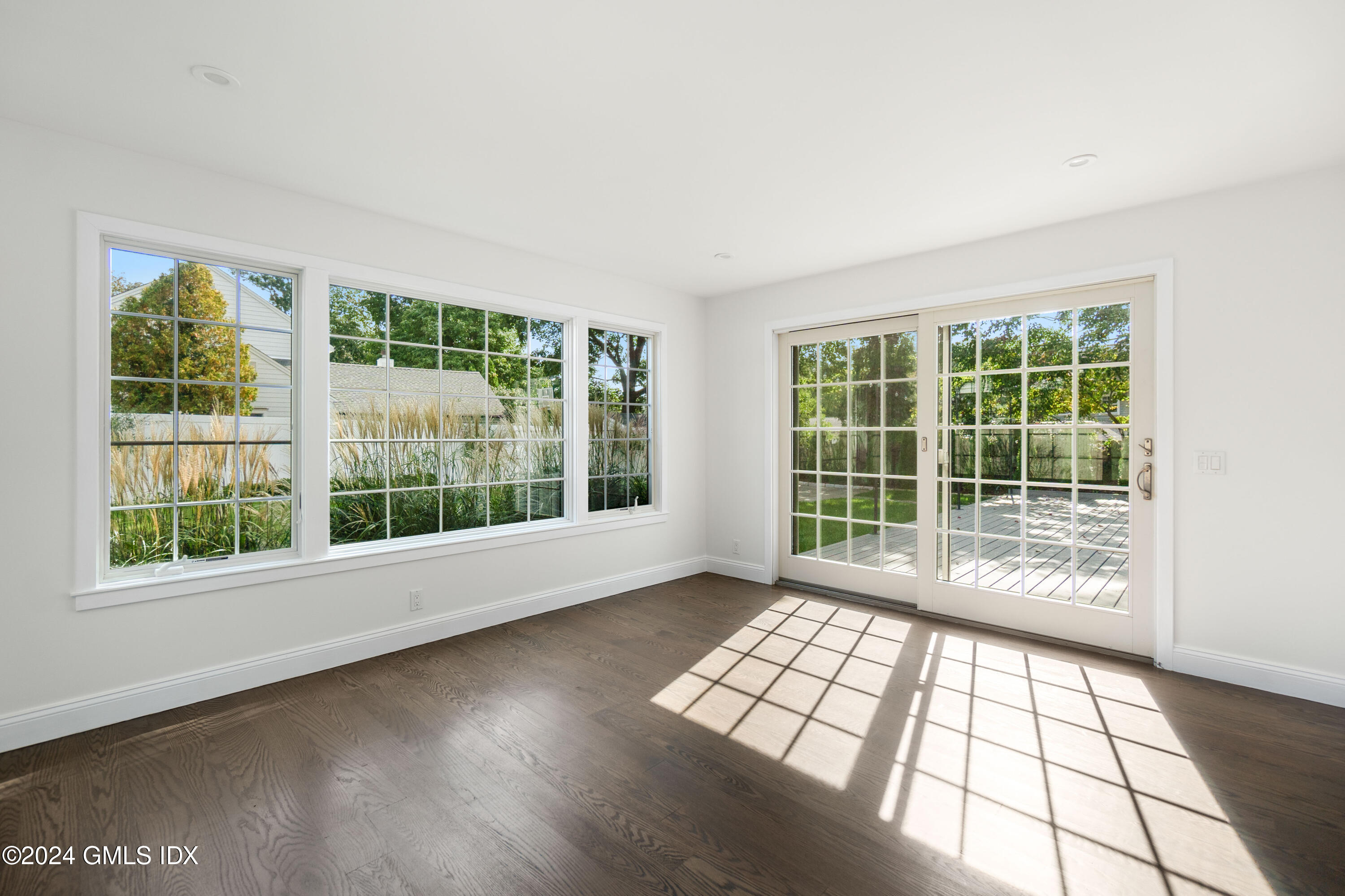 6 Hendrie Avenue