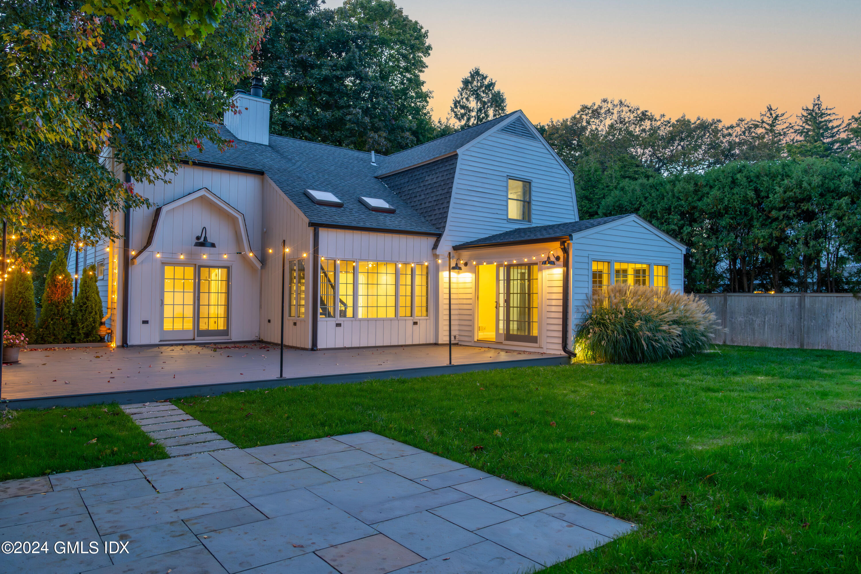 6 Hendrie Avenue