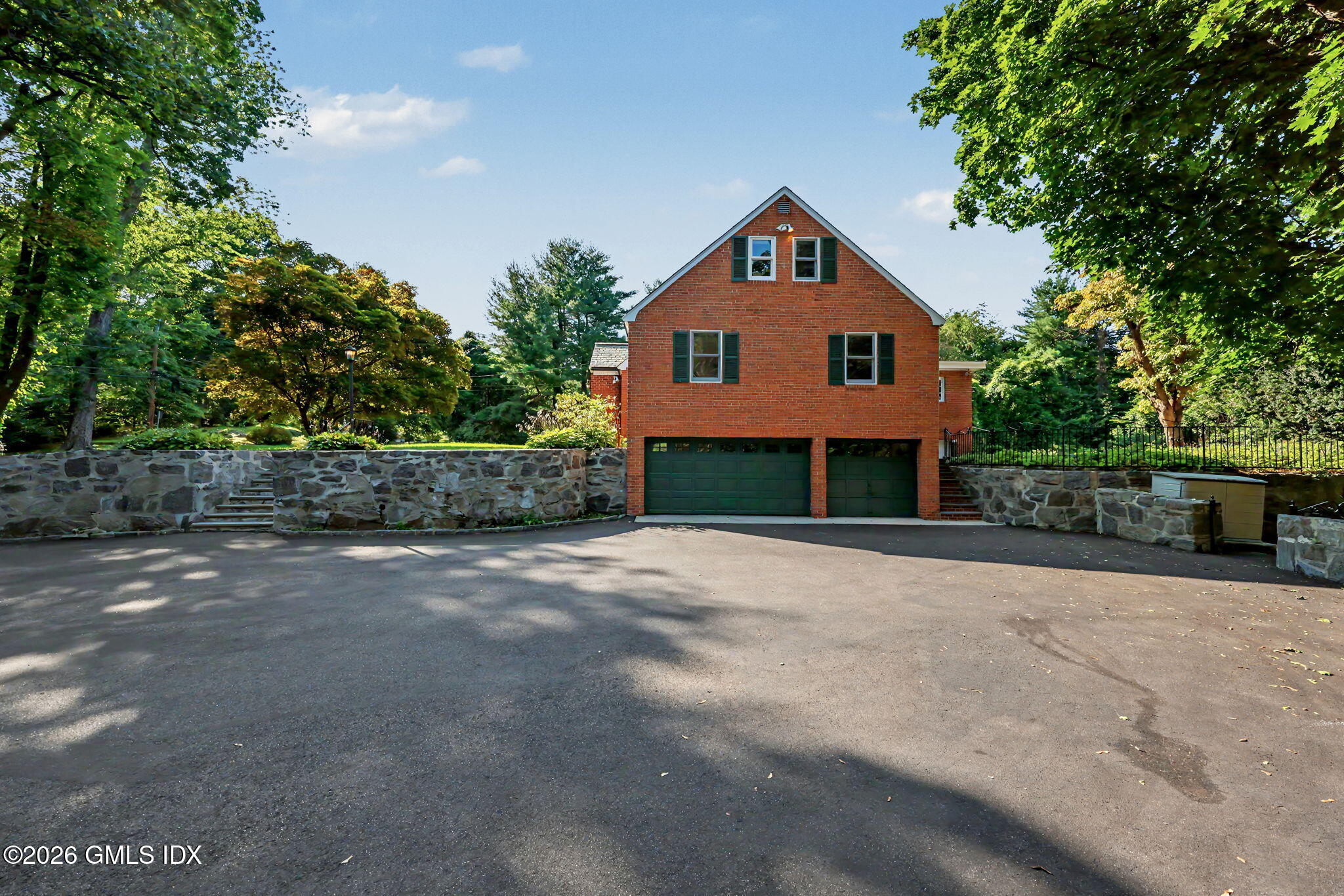 42 Oak Street