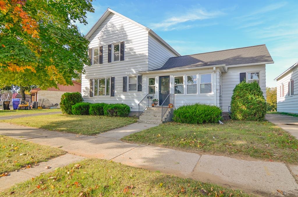 271 W FRONT Street