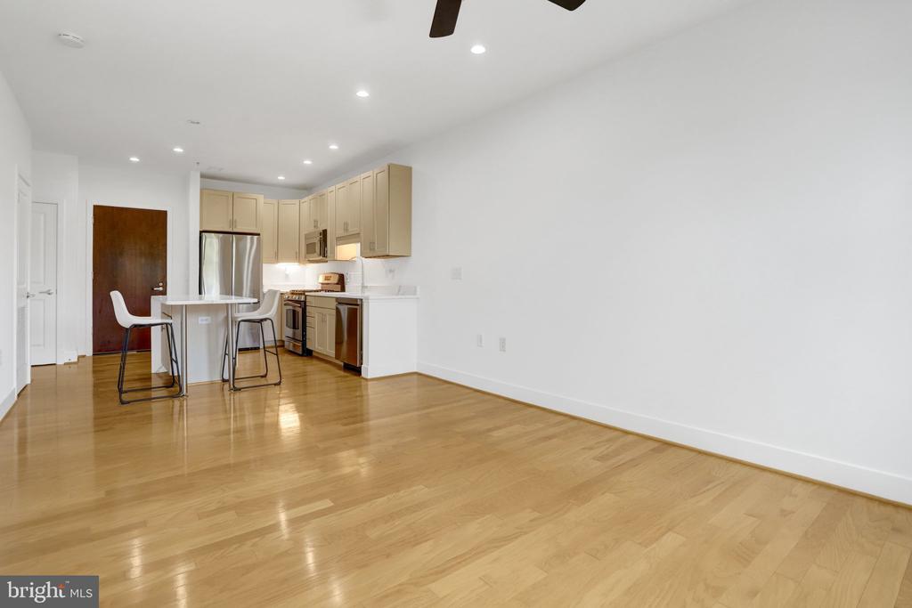 1800 WILSON BOULEVARD Unit: 330
