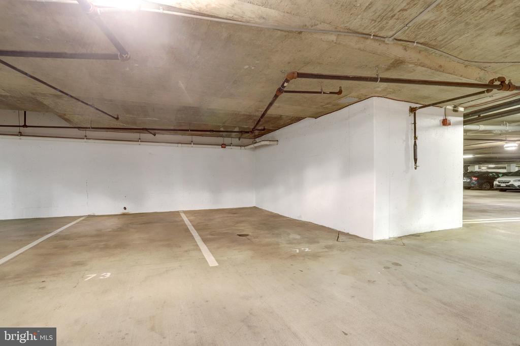 1800 WILSON BOULEVARD Unit: 330