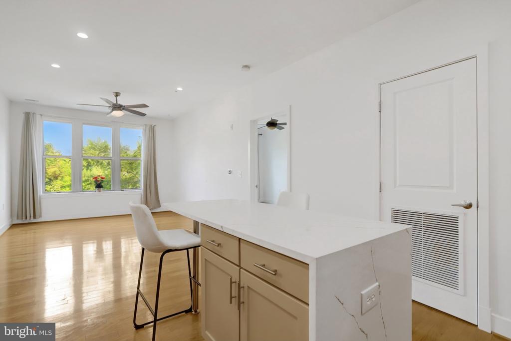 1800 WILSON BOULEVARD Unit: 330