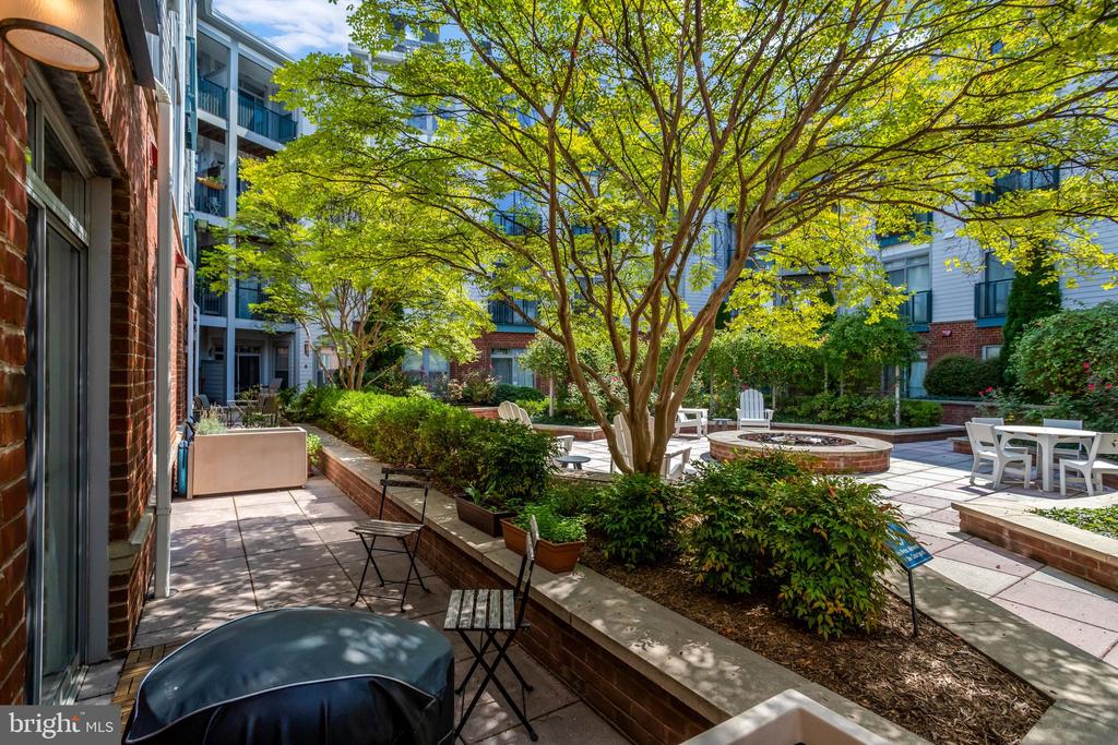 1800 WILSON BOULEVARD Unit: 330