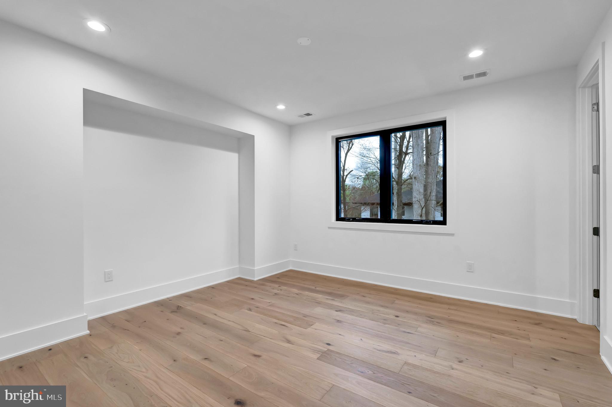 911 Myers Cir SW