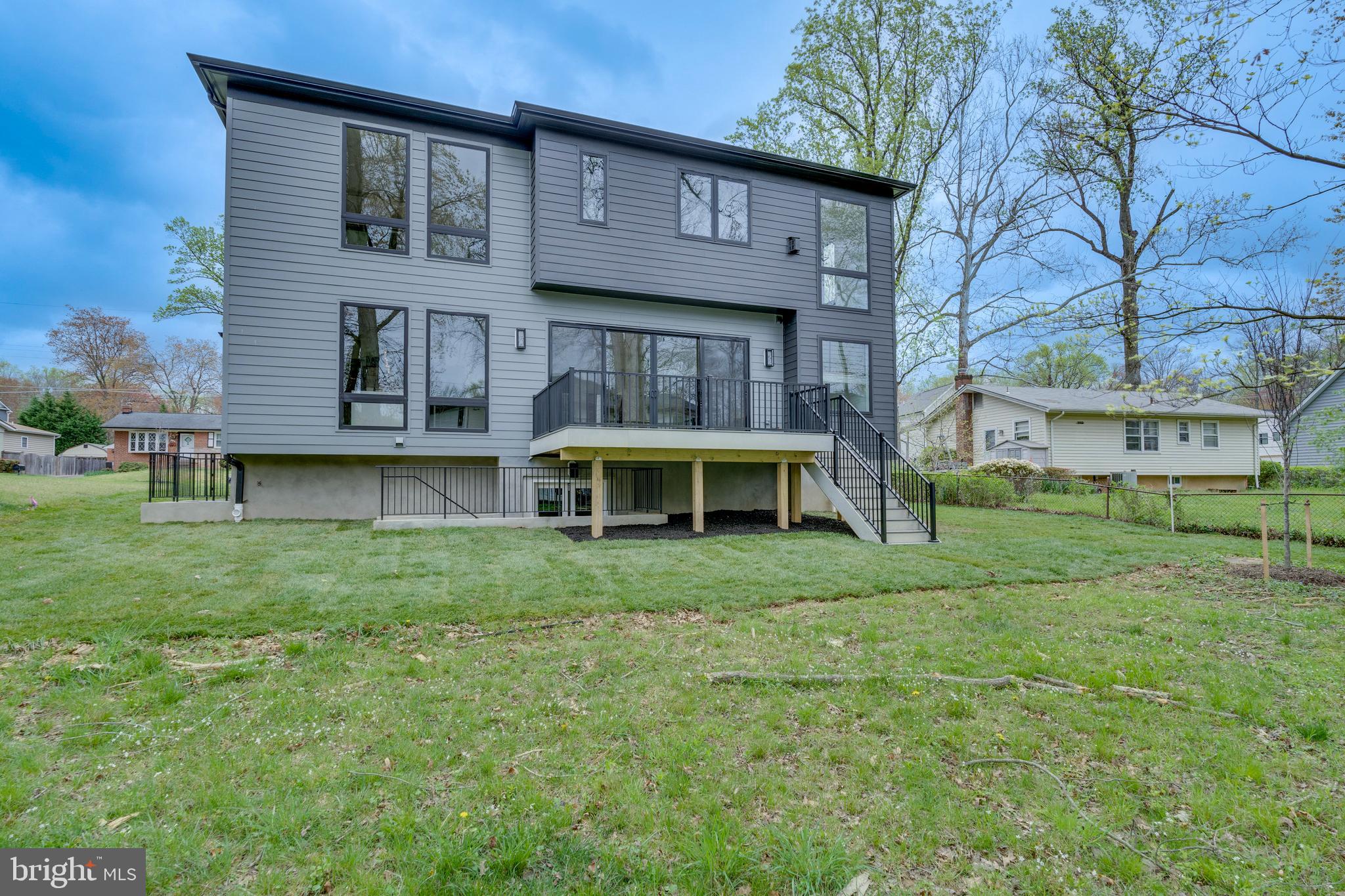 911 Myers Cir SW