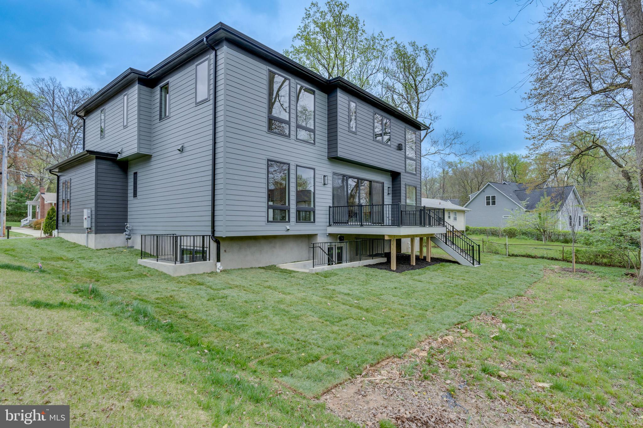 911 Myers Cir SW